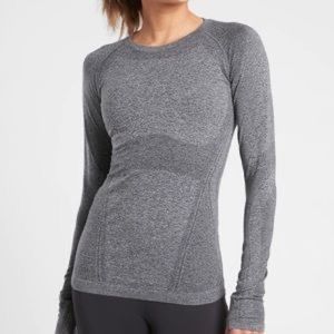 Athleta momentum gray athletic top